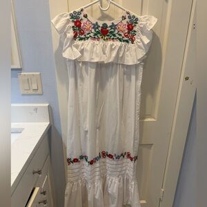 Mi Golondrina White Maxi Dress. NWOT.
